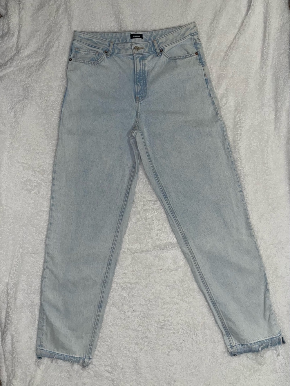 Express Relaxed Tapered Light Wash Boyfriend Jeans